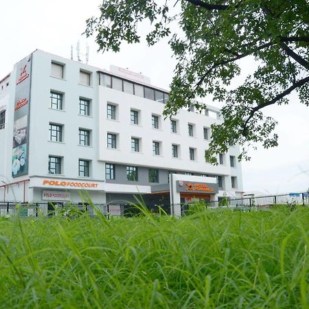 Max Hotels Prayagraj Luaran gambar
