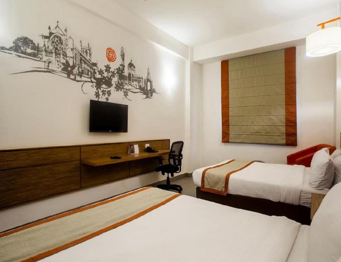 Max Hotels Prayagraj Luaran gambar