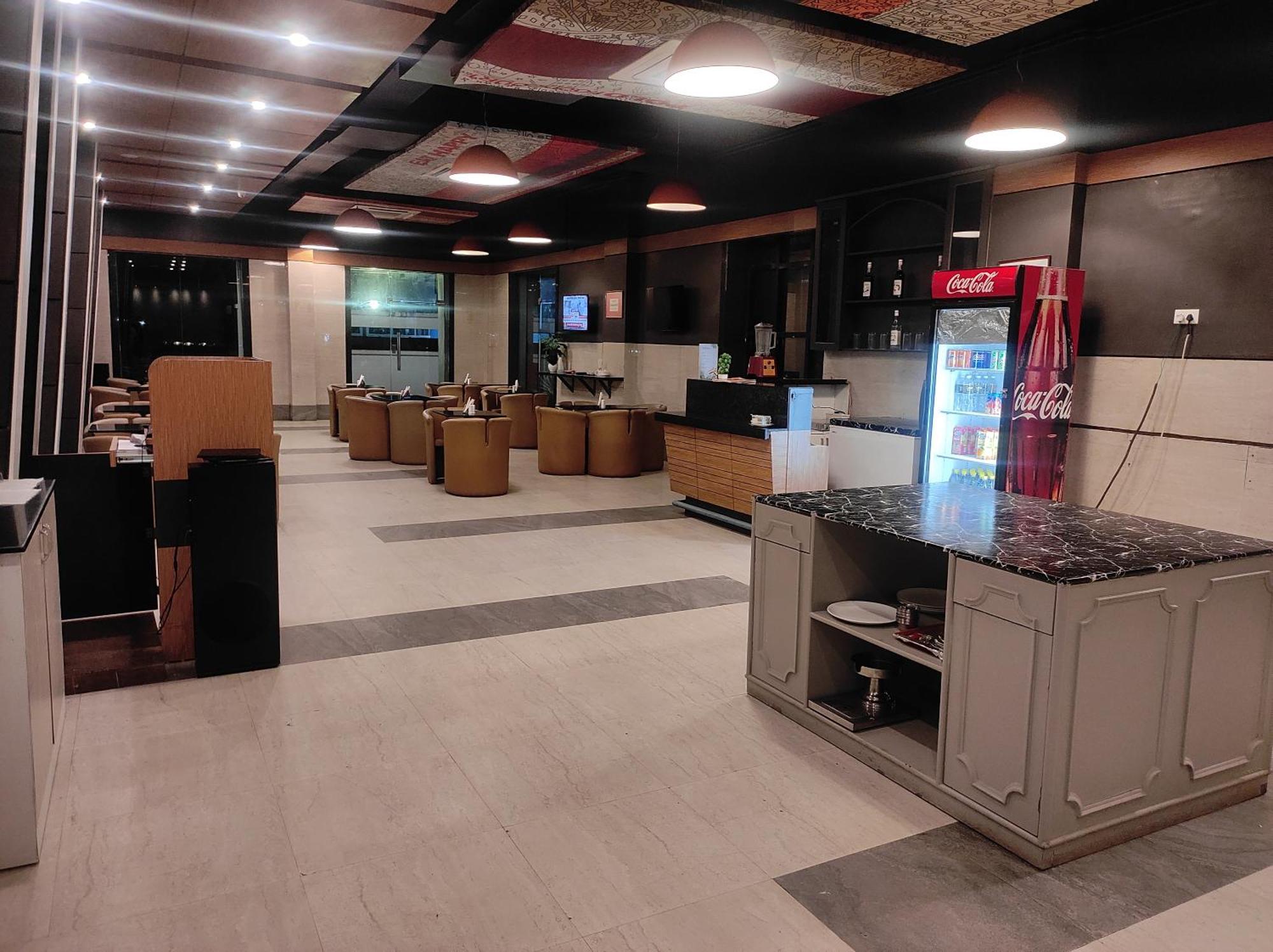 Max Hotels Prayagraj Luaran gambar