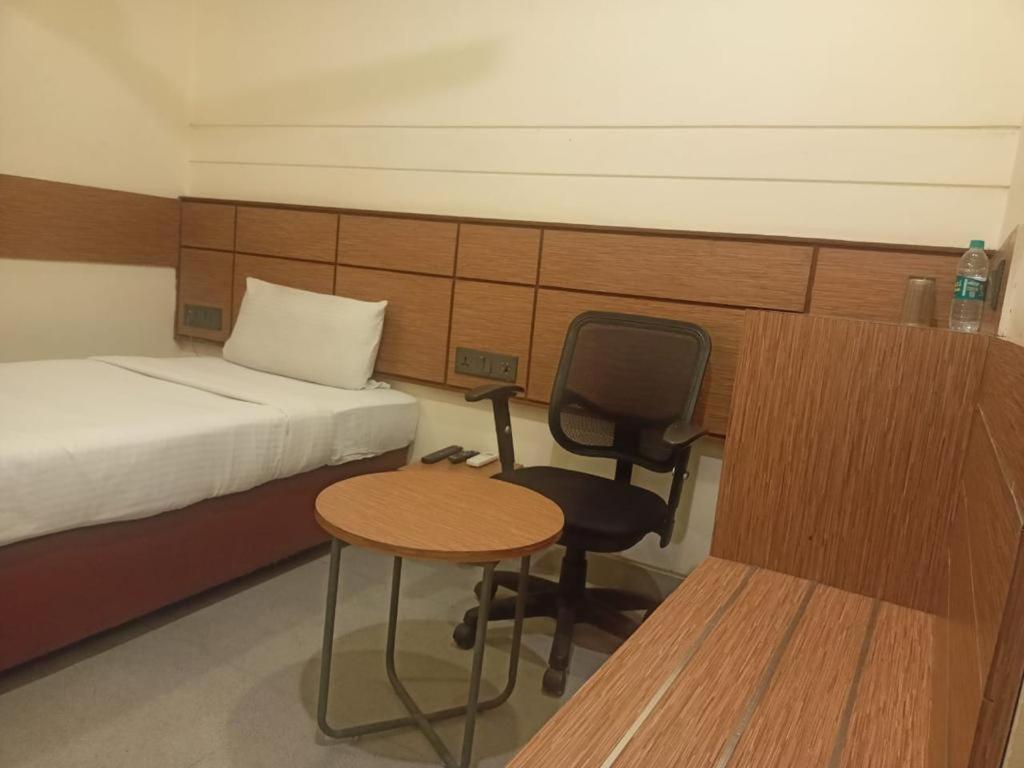 Max Hotels Prayagraj Luaran gambar