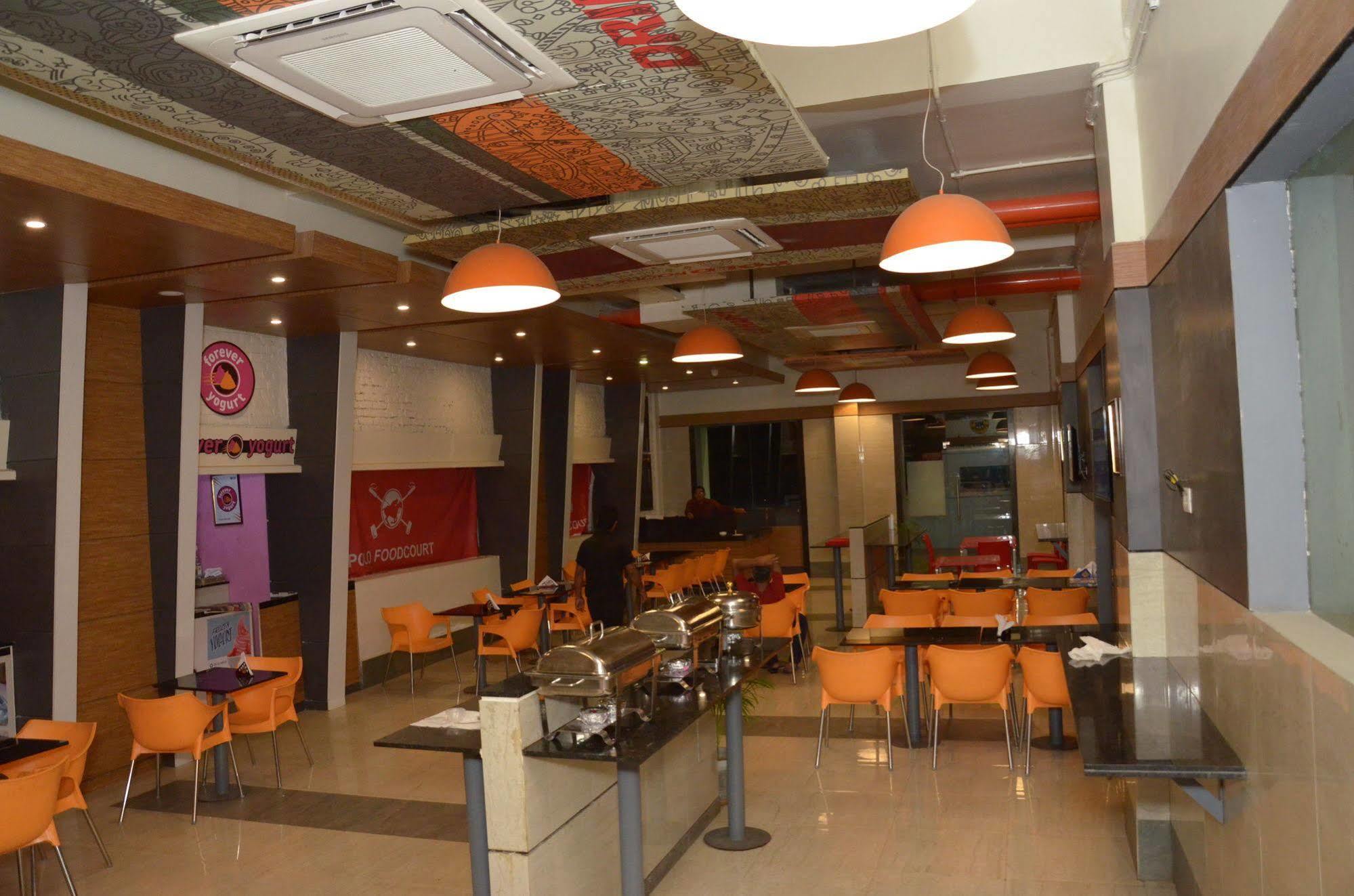 Max Hotels Prayagraj Luaran gambar