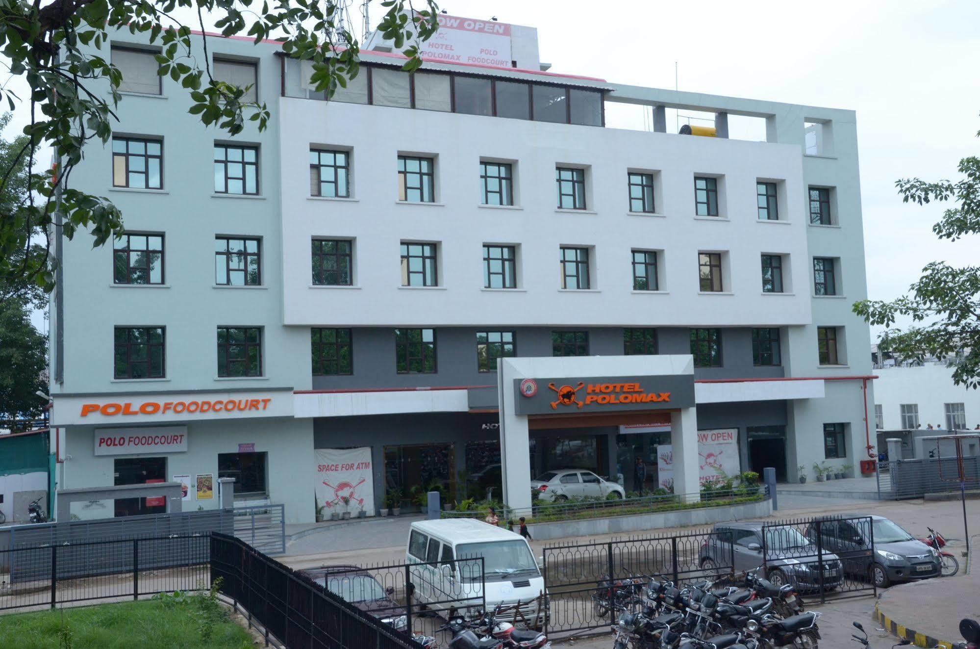 Max Hotels Prayagraj Luaran gambar